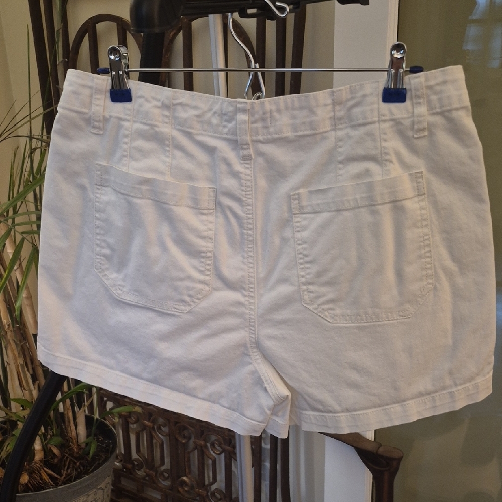 Sanctuary White Women’s Bermuda Shorts - Picture 3 of 5
